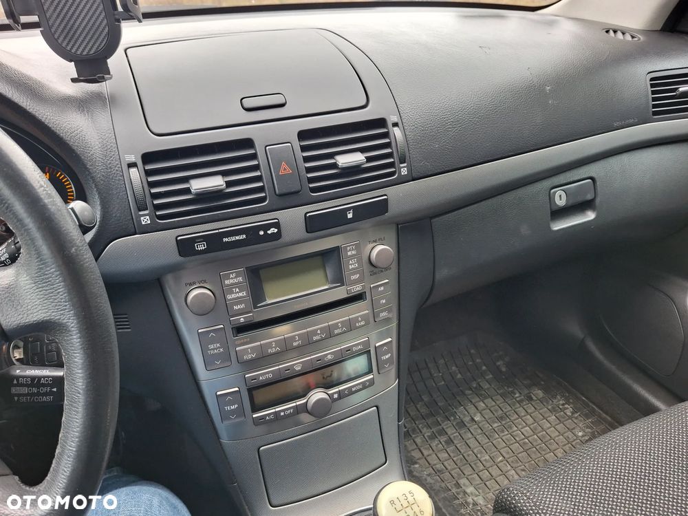 Toyota Avensis 2.0 D-4D Sol - 5