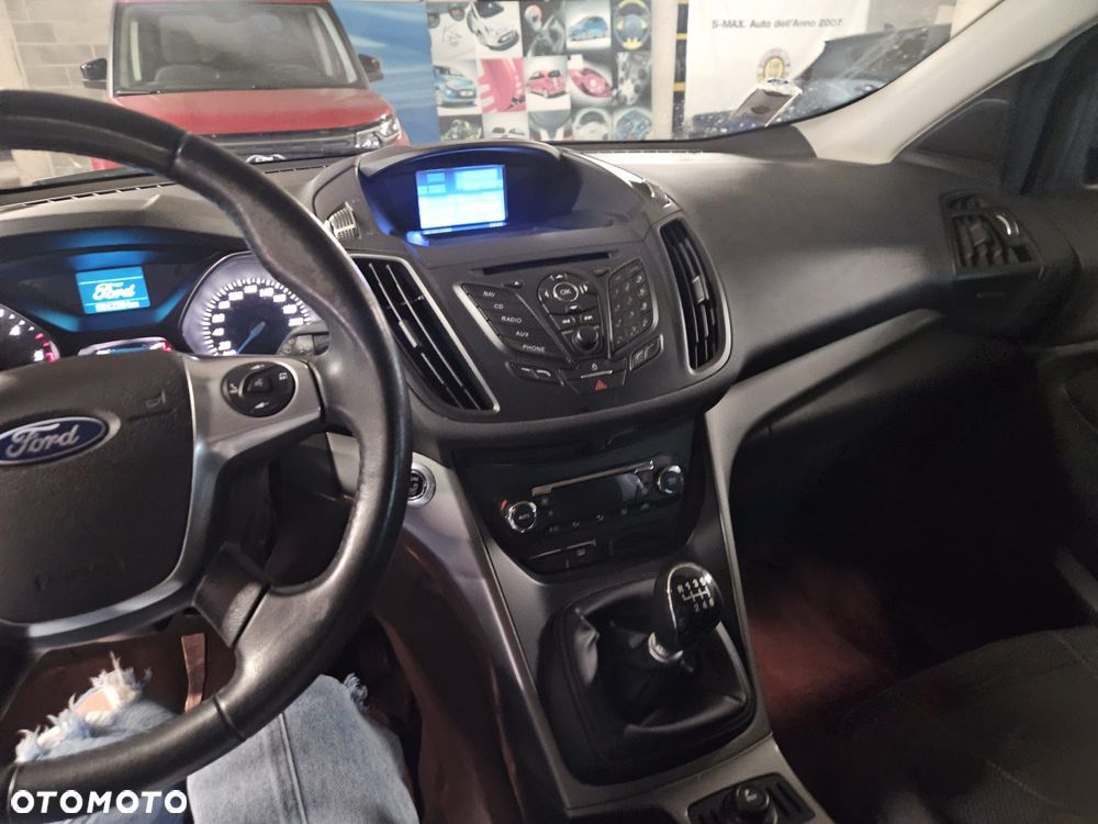 Ford Kuga 2.0 TDCi 2x4 Titanium - 7