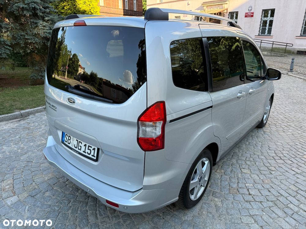 Ford Tourneo Courier 1.5 TDCi S&S Titanium - 9