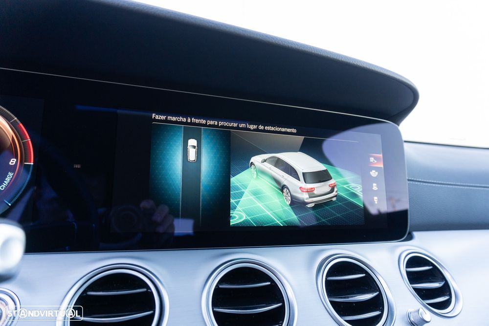 Mercedes-Benz E 300 e Station 9G-TRONIC AMG Line - 27