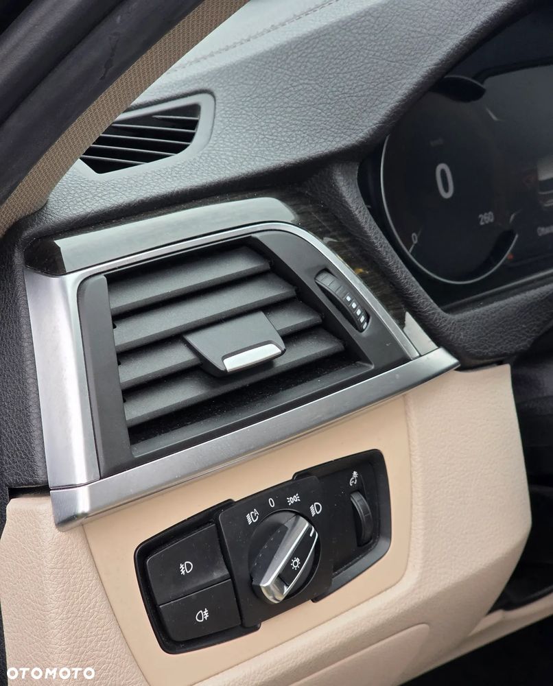 BMW Seria 3 320i xDrive Luxury Line - 13