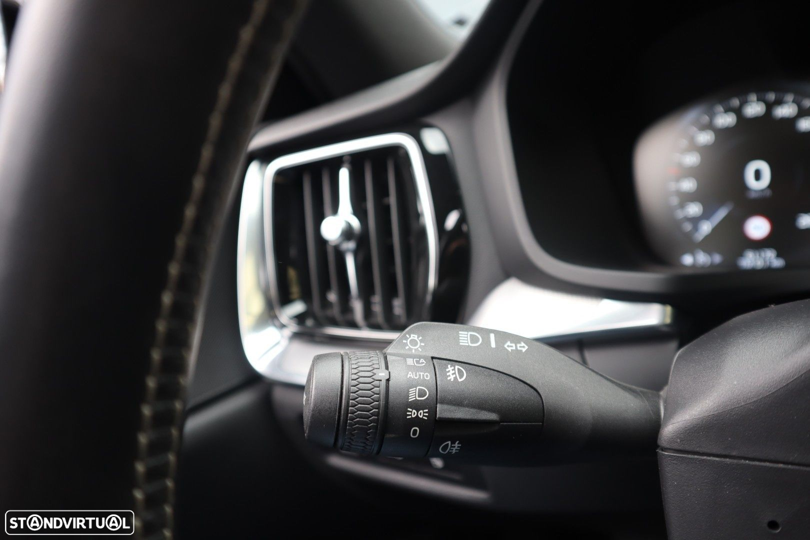 Volvo S60 2.0 T8 PHEV R-Design AWD - 37