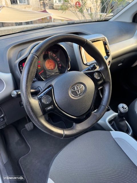 Toyota Aygo 1.0 X-Play+X-Touch - 10