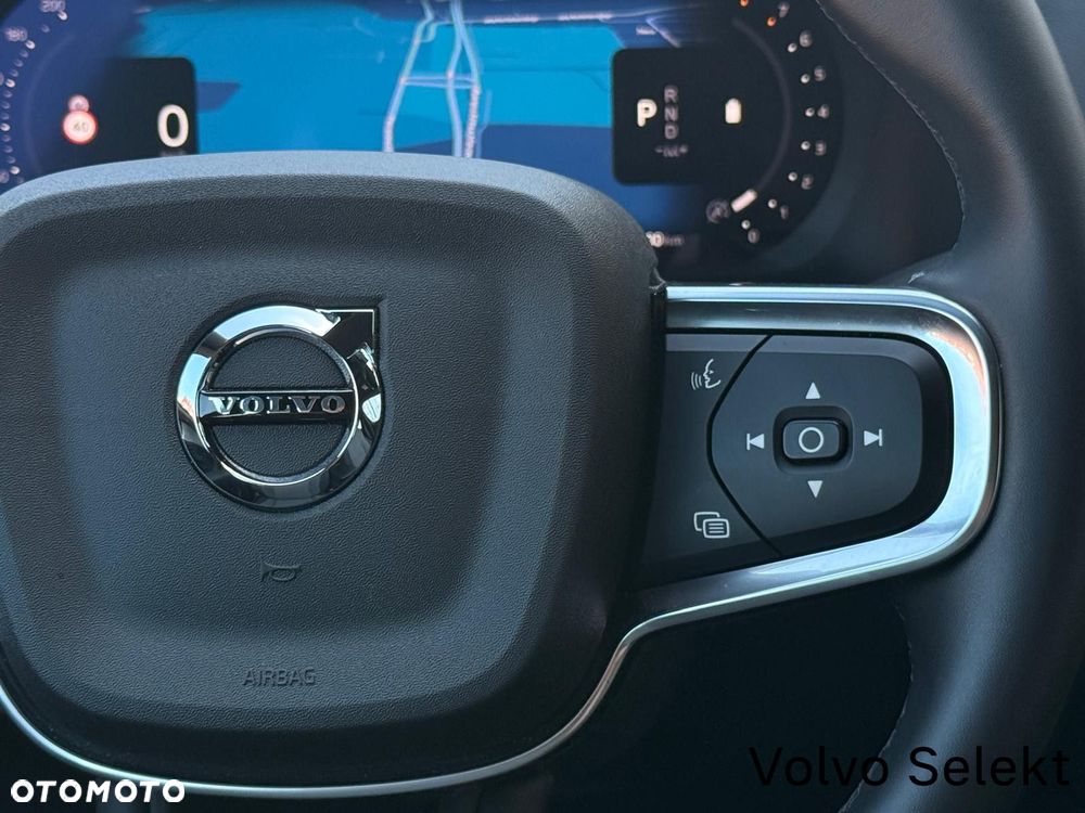 Volvo XC 40 B3 Plus Dark - 16