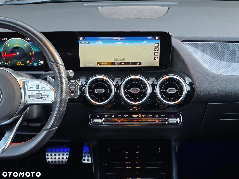 Mercedes-Benz GLA 200 d AMG Line - 31