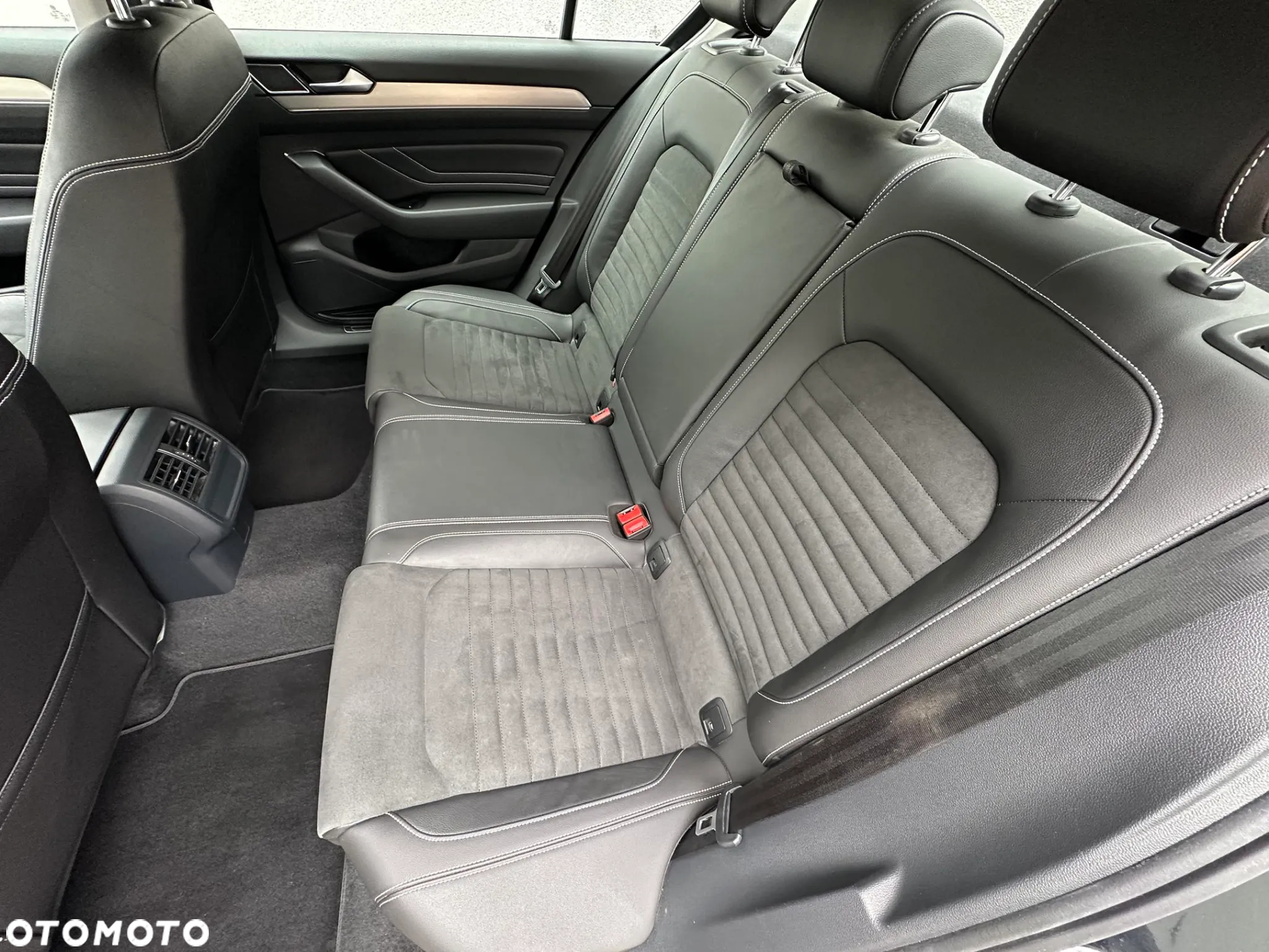 Volkswagen Passat 1.5 TSI EVO Elegance DSG - 12