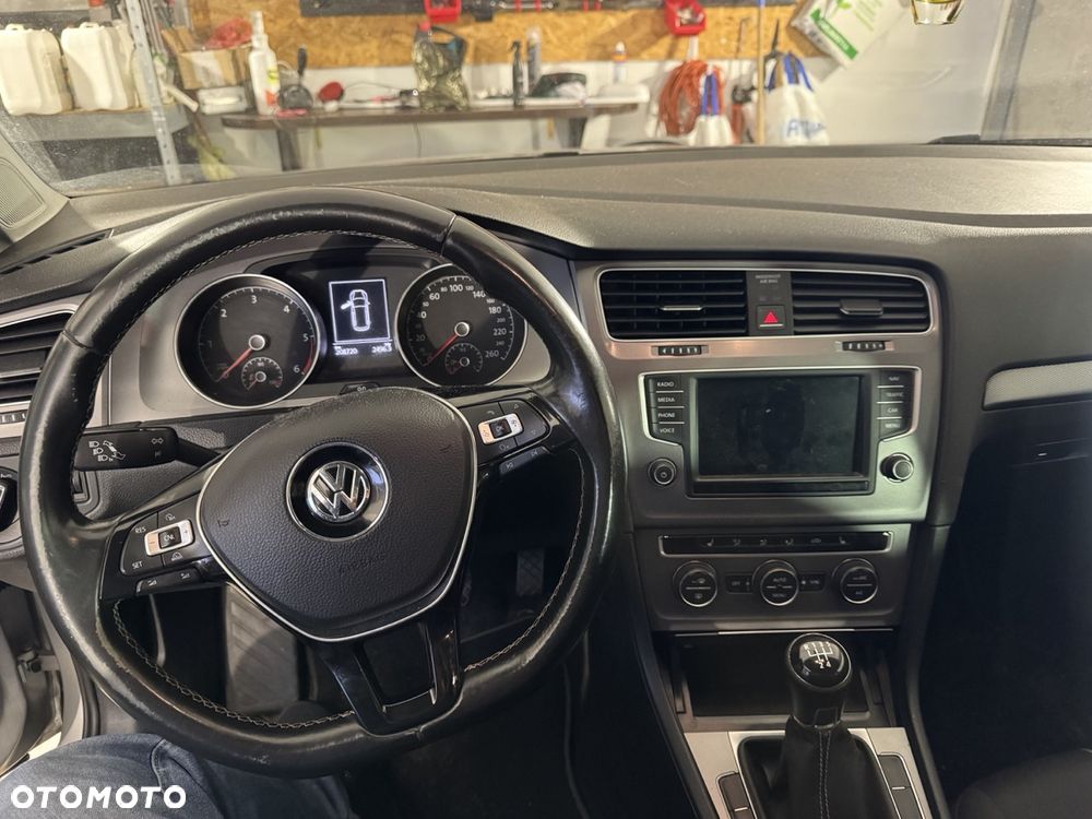 Volkswagen Golf 1.6 TDI BlueMotion Comfortline - 9