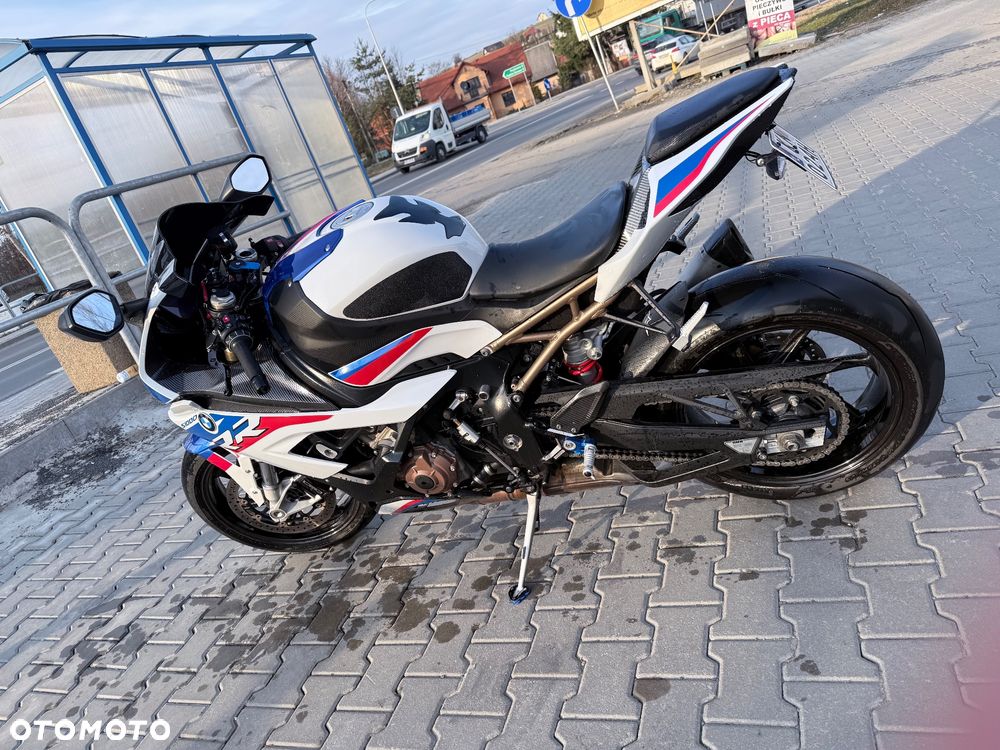 BMW S - 9