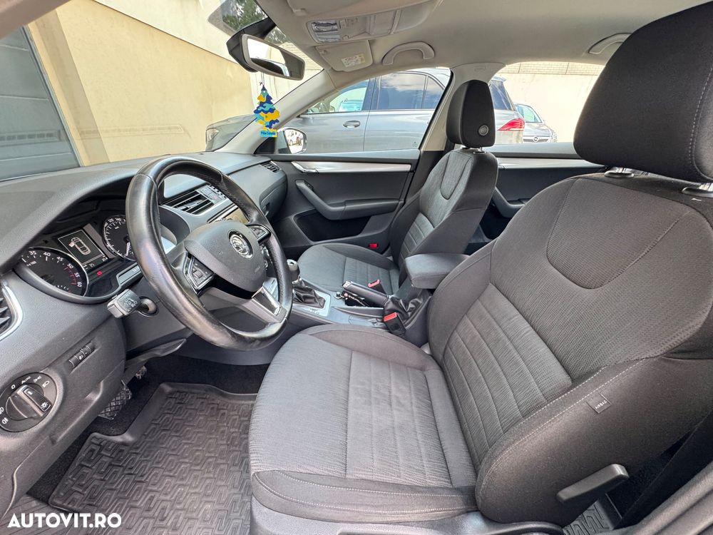Skoda Octavia 1.6 TDI DPF DSG Ambition - 12