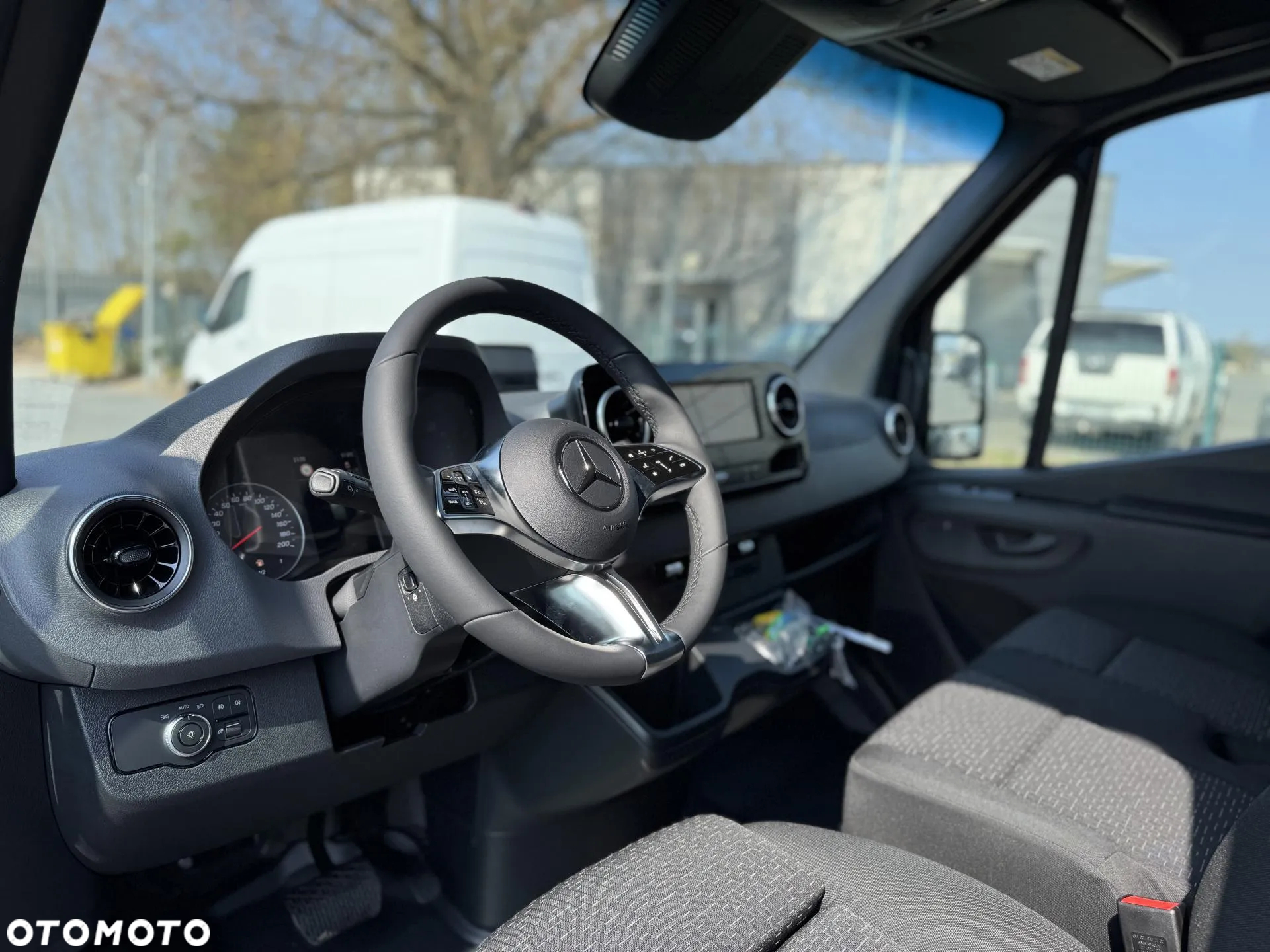 Mercedes-Benz Sprinter - 10