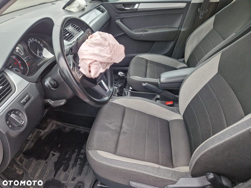 Skoda RAPID 1.0 TSI Ambition - 12
