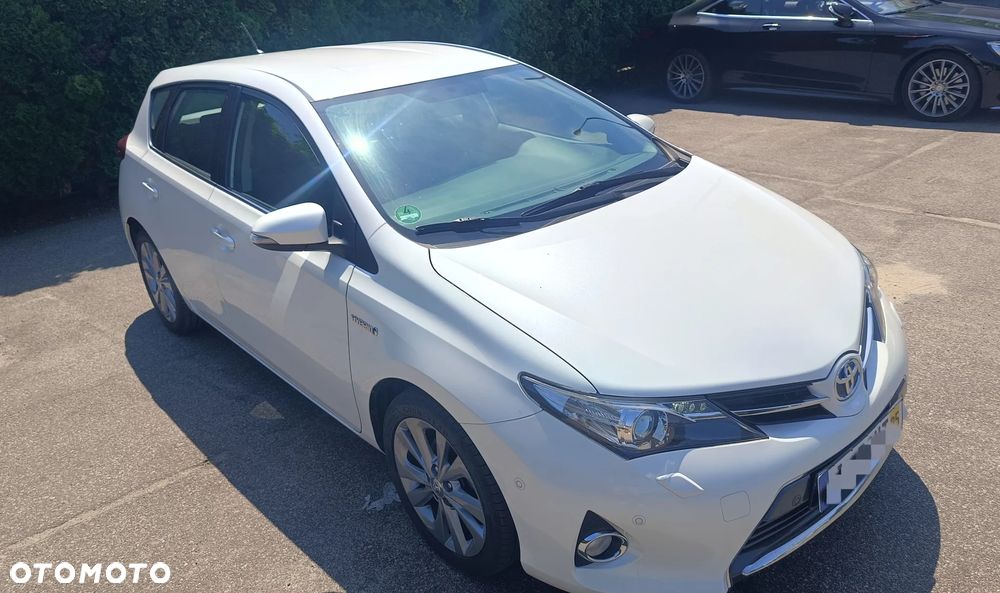 Toyota Auris 1.8 HSD Luna - 2