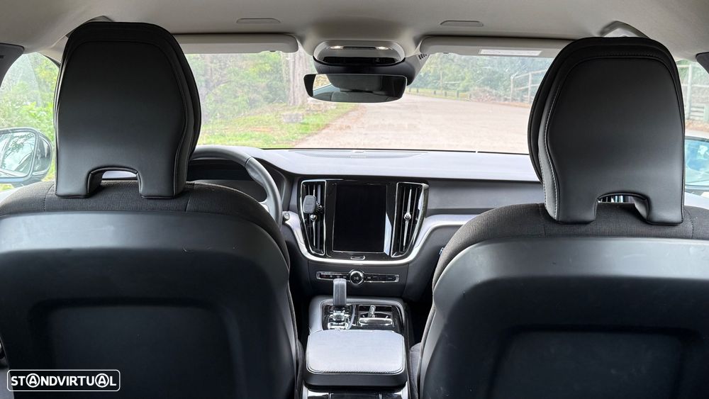 Volvo V60 2.0 T8 AWD TE Momentum - 13