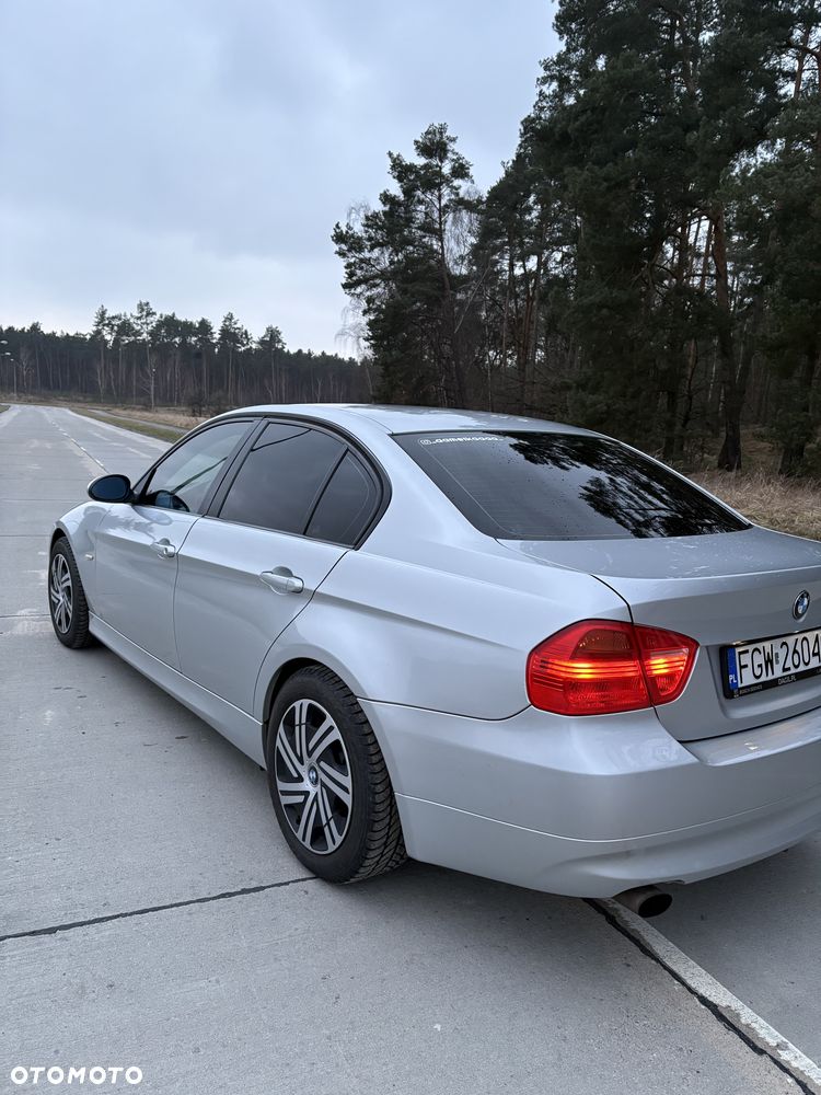 BMW Seria 3 320i - 5