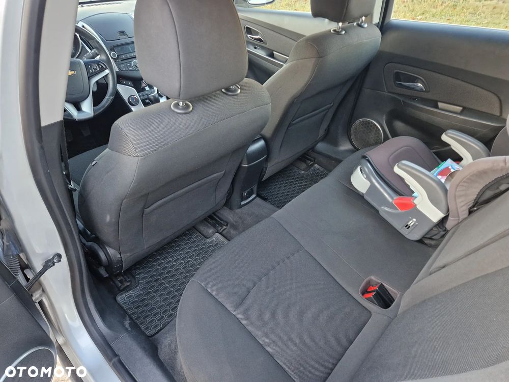 Chevrolet Cruze 1.6 LS+ - 8