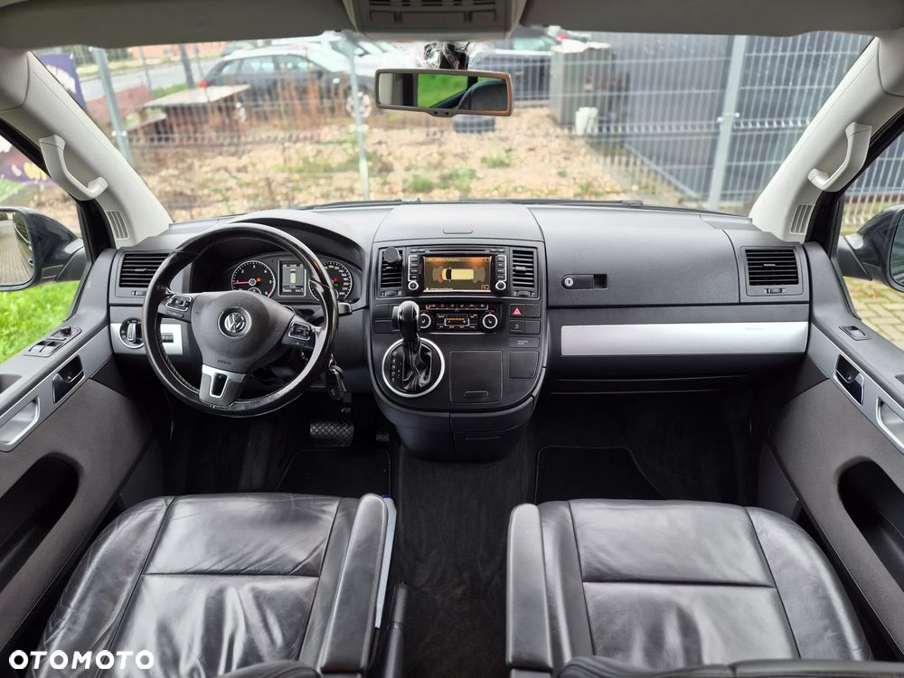 Volkswagen Multivan - 33