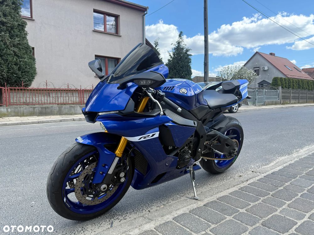 Yamaha R1 - 3
