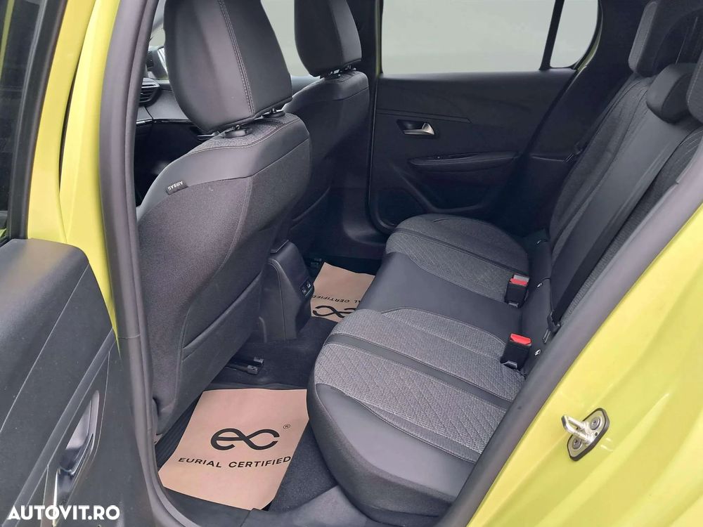 Peugeot 208 - 10