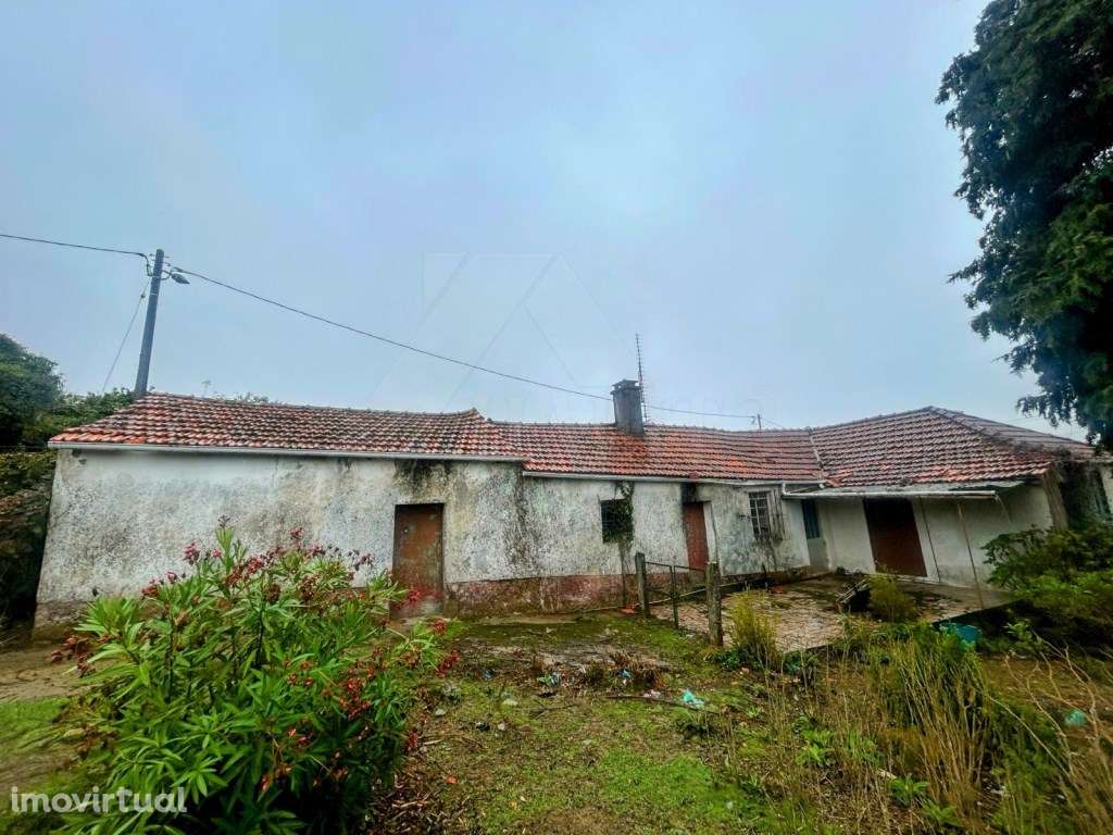 Casa para restauro em Insalde - Grande imagem: 3/18