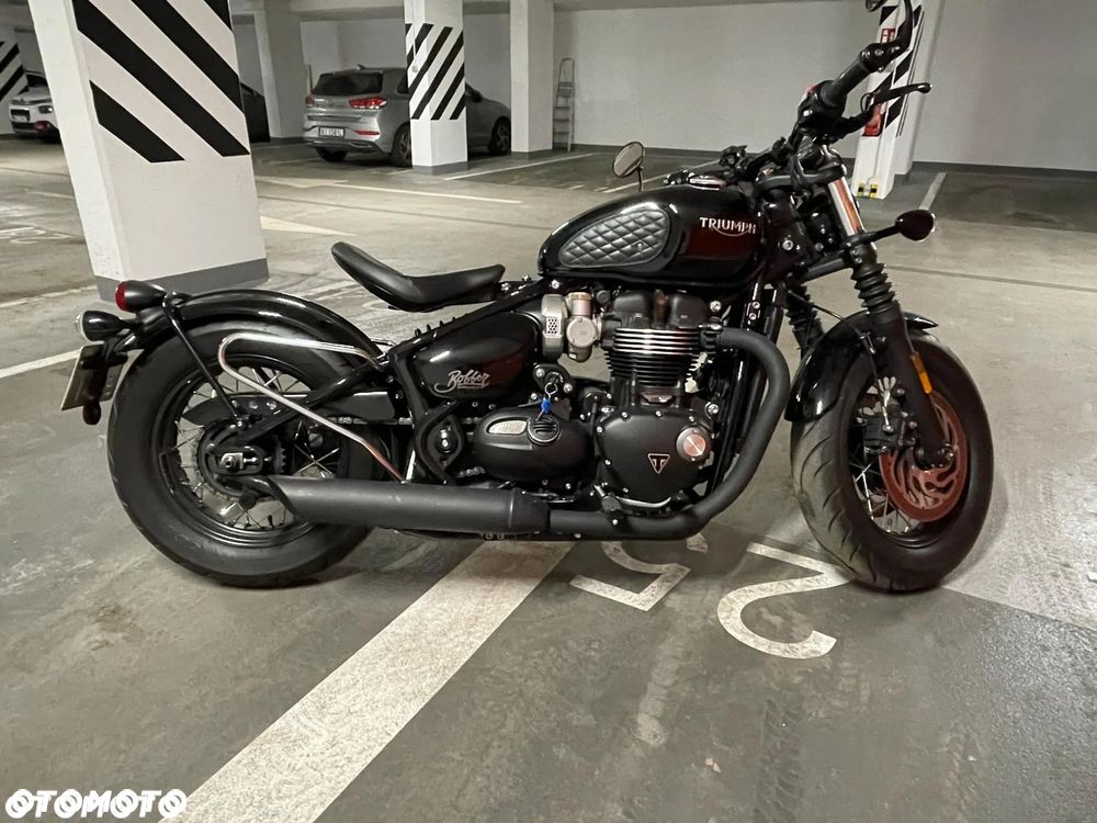 Triumph Bonneville Bobber - 4