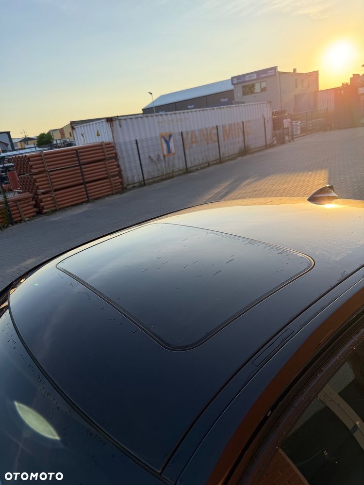 BMW Seria 3 320i xDrive Sport Line - 7