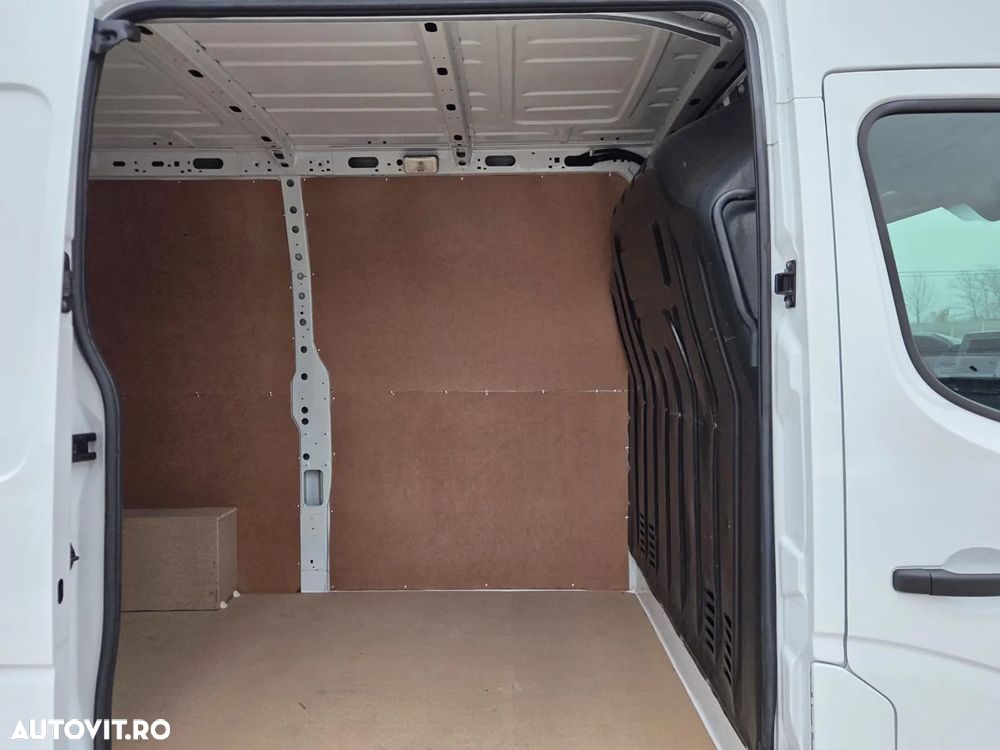 Renault New Master L2H2 - 13