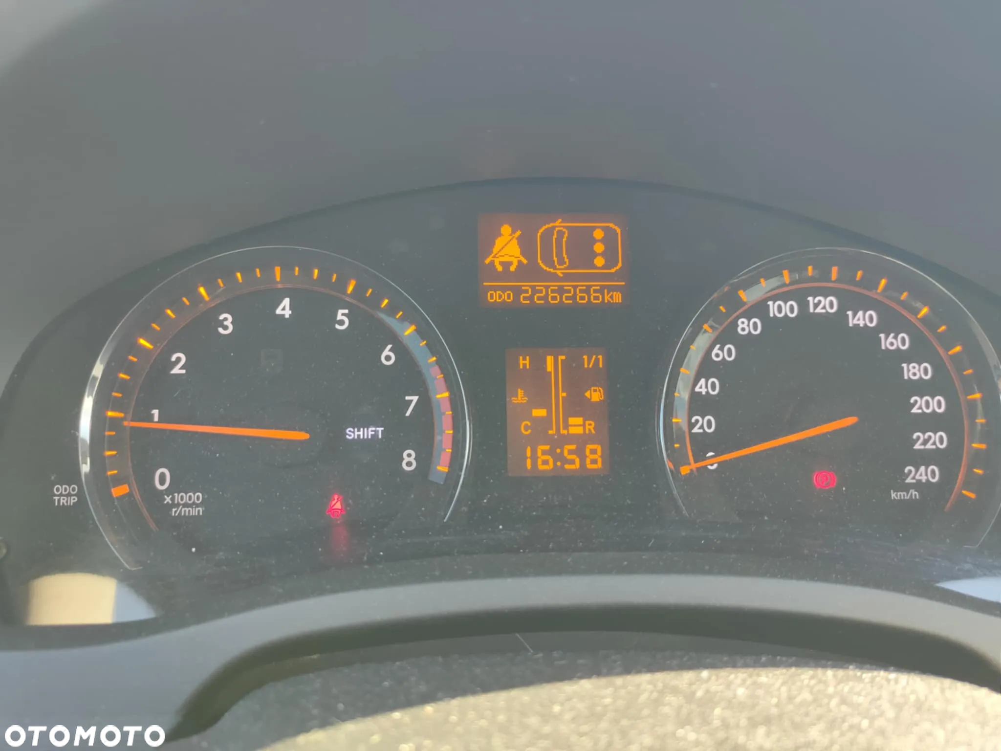 Toyota Avensis - 10