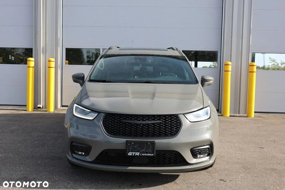Chrysler Pacifica - 3