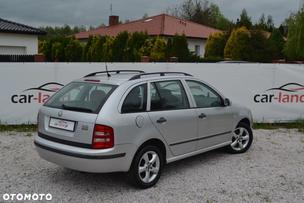 Skoda Fabia 1.4 16V Classic + - 11