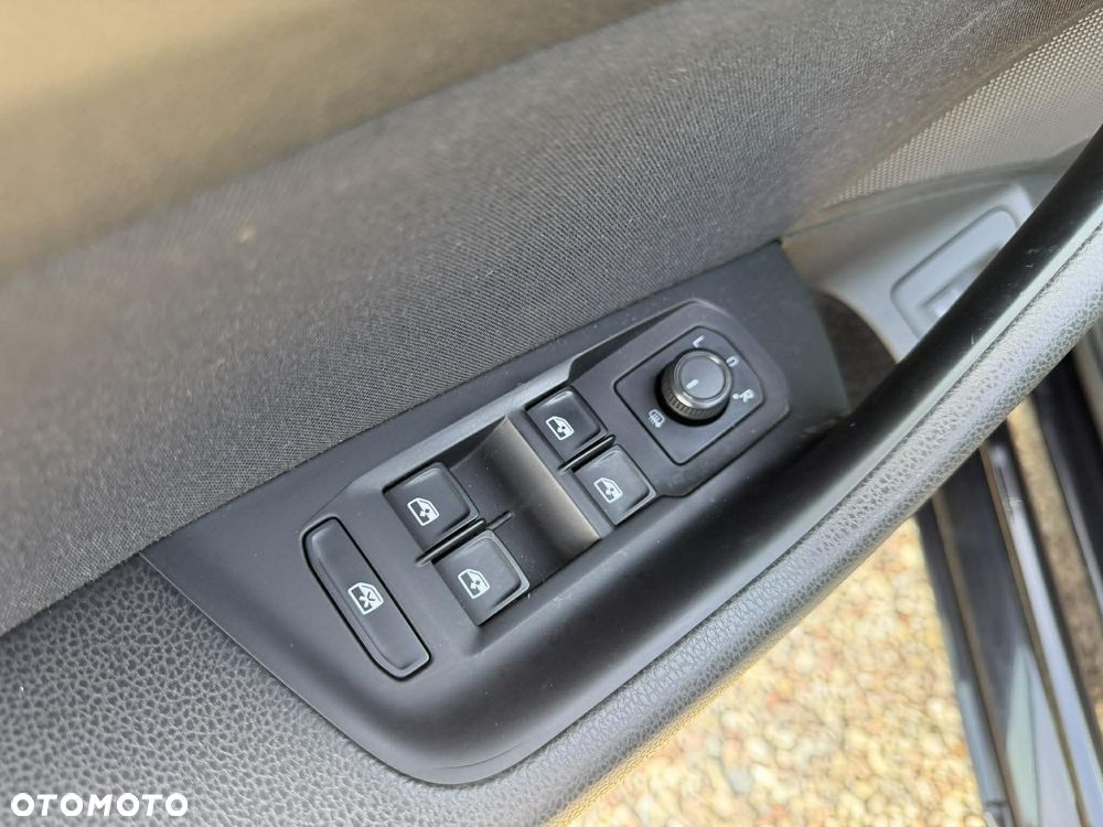 Volkswagen Passat - 17