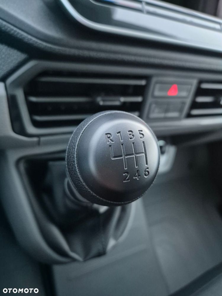 Volkswagen Crafter Skrzyniowy z podwójną kabiną - 24