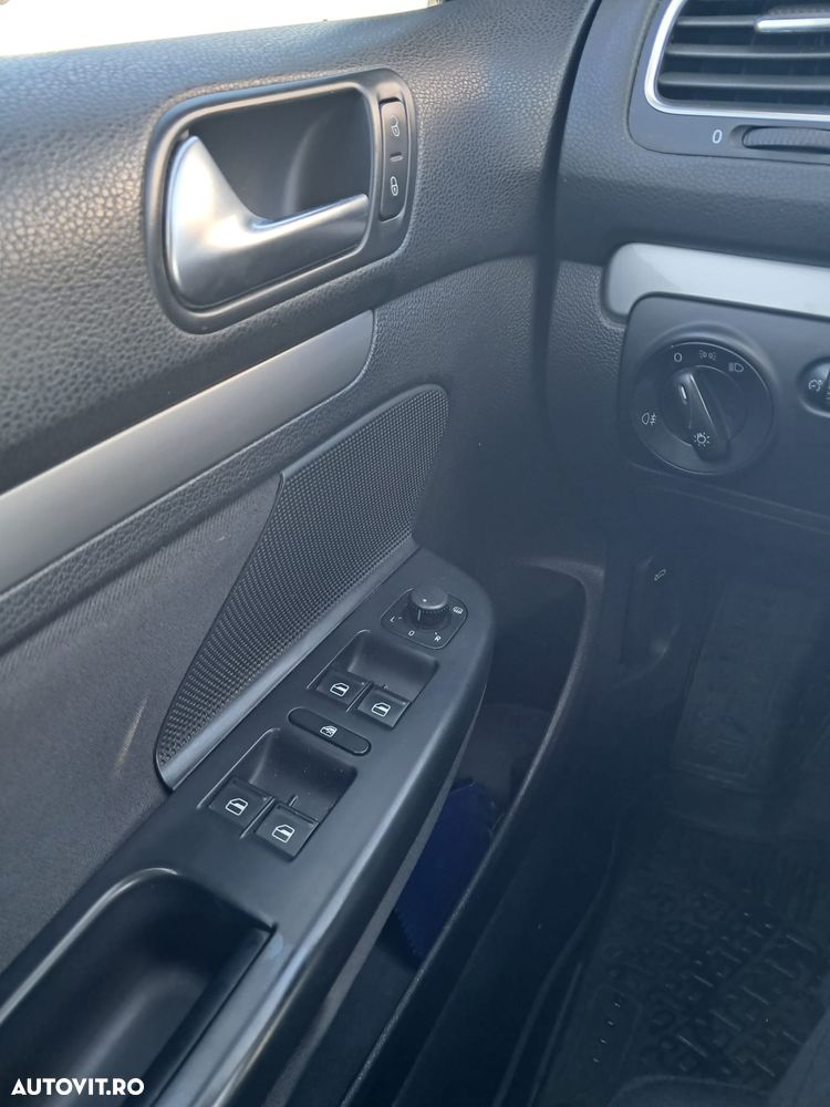 Volkswagen Golf 1.6 TDI DPF BlueMotion Technology Comfortline - 23