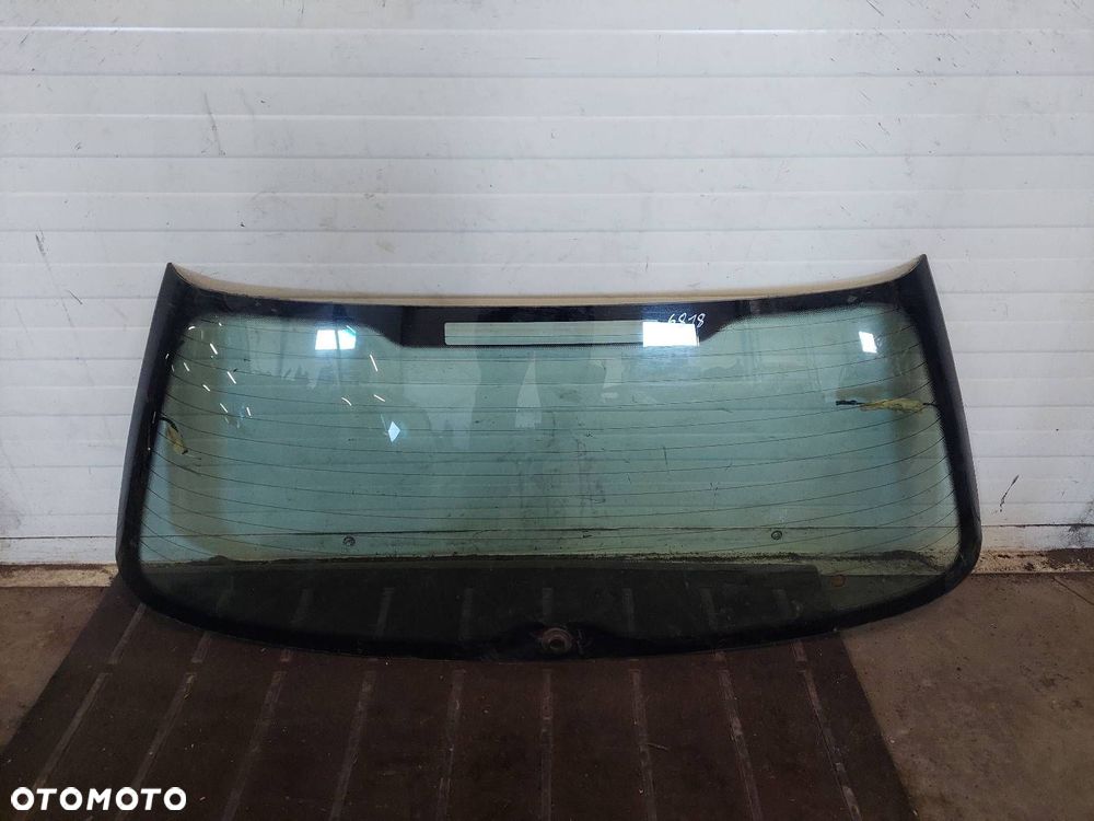 SZYBA TYŁ KLAPY BAGAŻNIKA AUDI A4 B5 KOMBI AVANT MAZOWSZE - 1