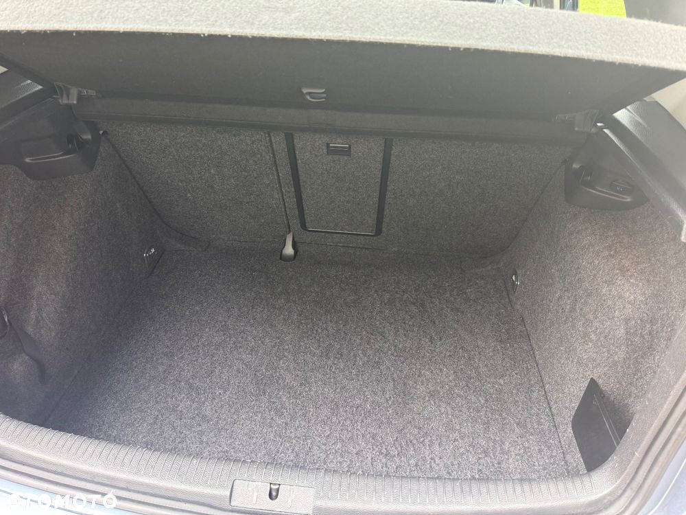 Volkswagen Golf 2.0 TDI DPF Trendline - 32