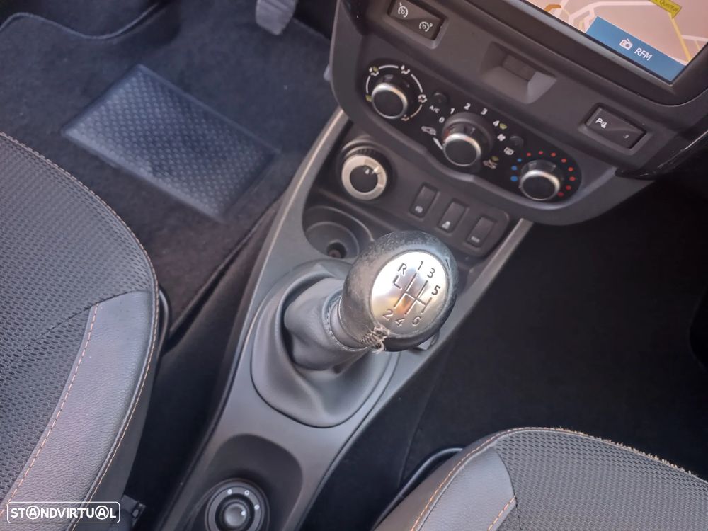 Dacia Duster 1.5 dCi SL Explorer 4WD - 24