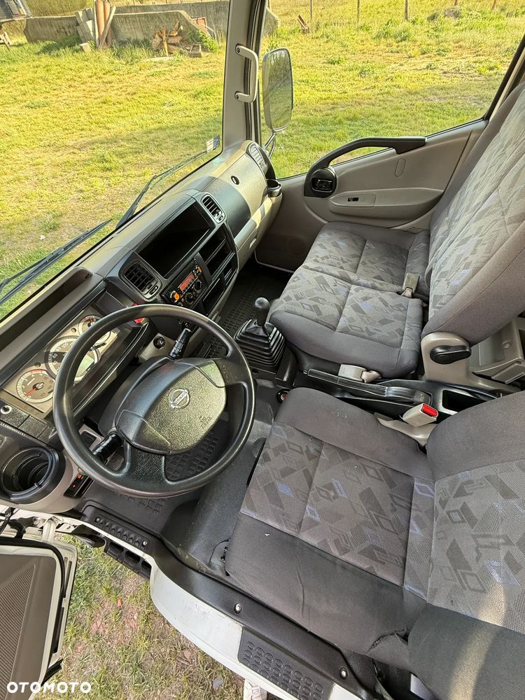 Nissan CABSTAR - 10
