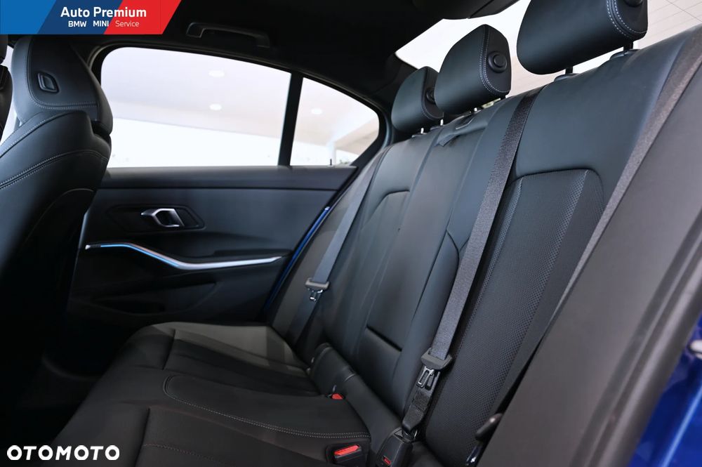 BMW Seria 3 318i - 13