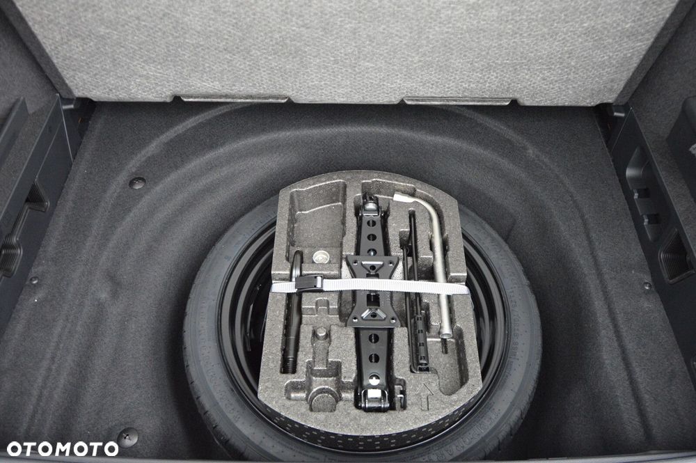 Volkswagen Passat Variant 2.0 TSI Business Plus DSG - 32