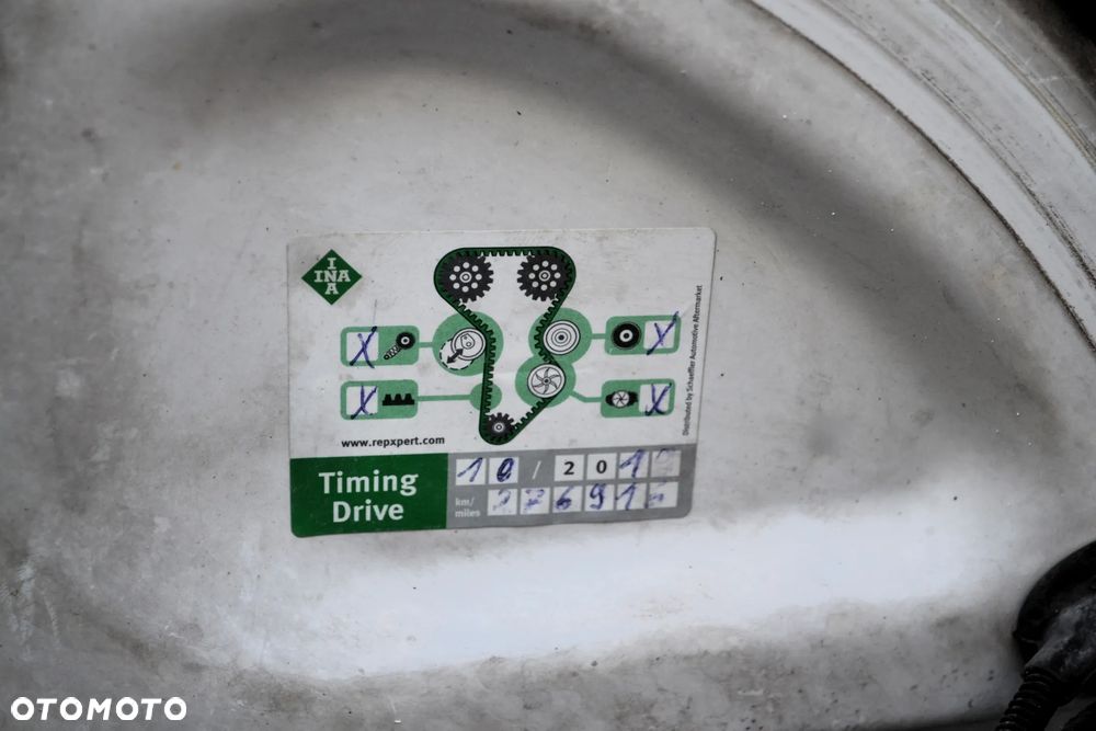 Volkswagen Passat CC 2.0 TDI DSG Exclusive - 37