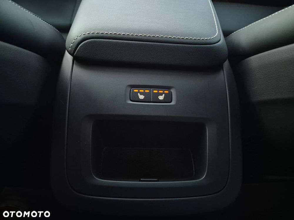 Volvo XC 60 B5 B AWD Ultimate Dark - 25