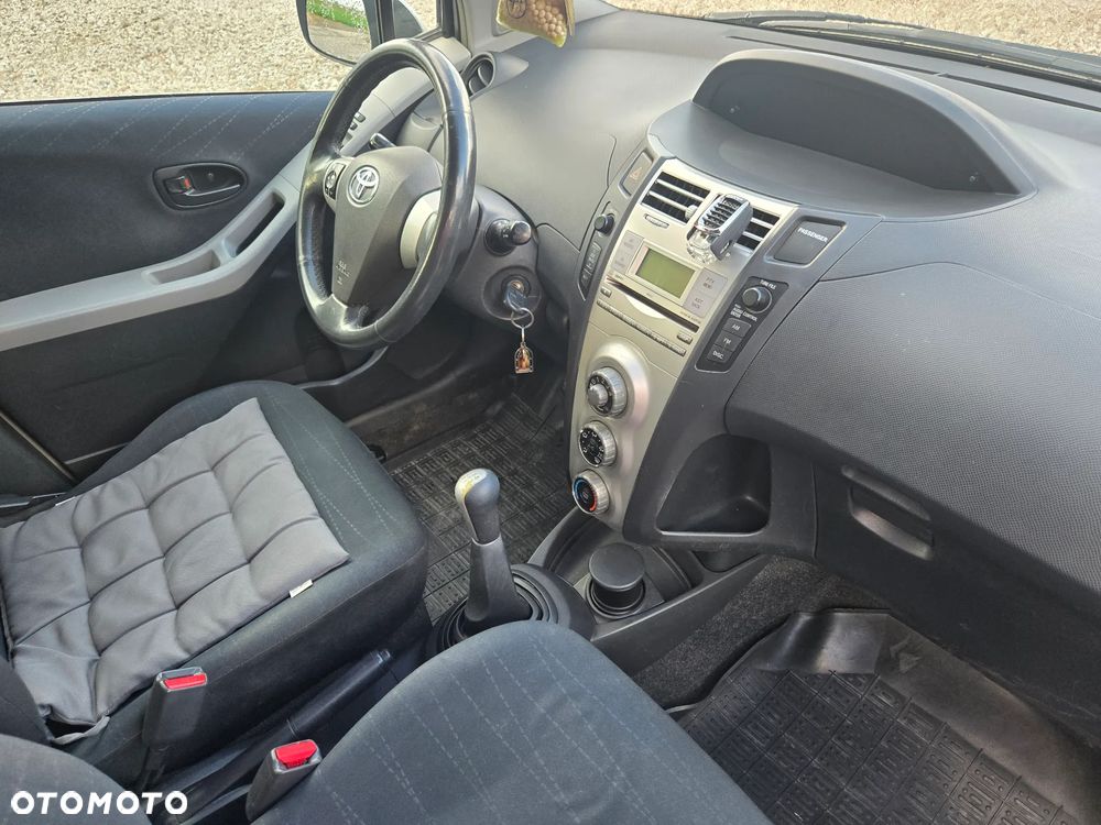 Toyota Yaris 1.3 Sol - 5