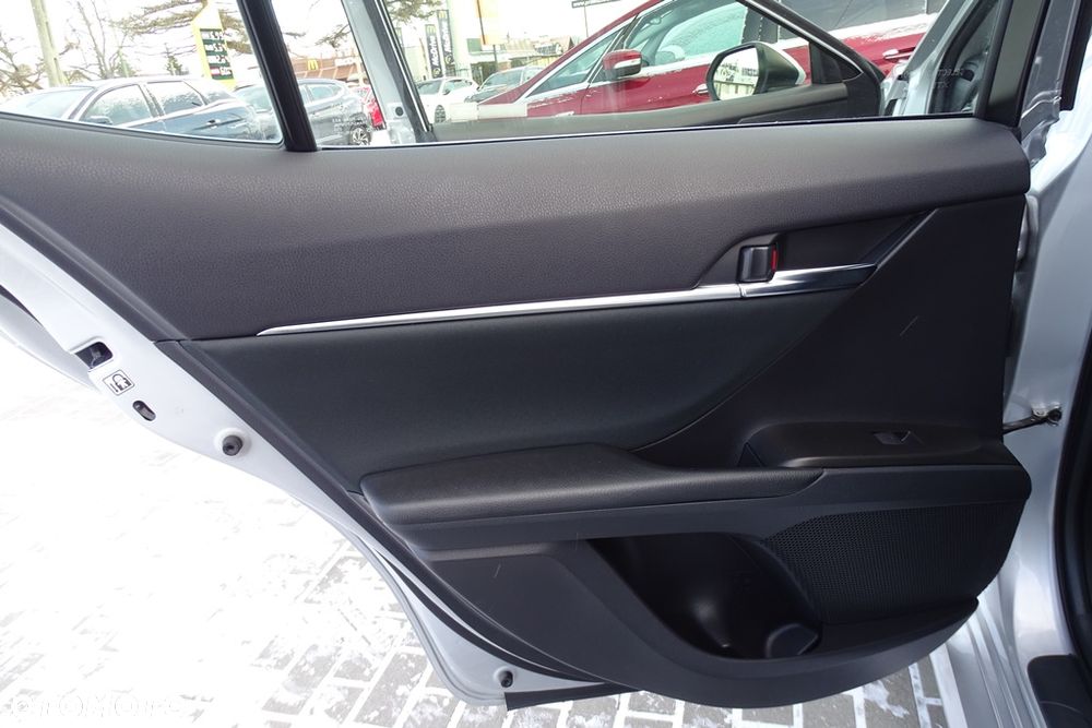 Toyota Camry 2.5 Hybrid Comfort CVT - 21