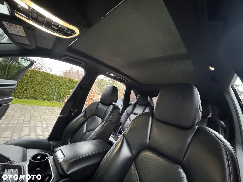 Porsche Cayenne - 16