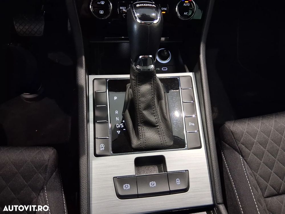 Skoda Superb 2.0 TDI DSG Ambition - 19