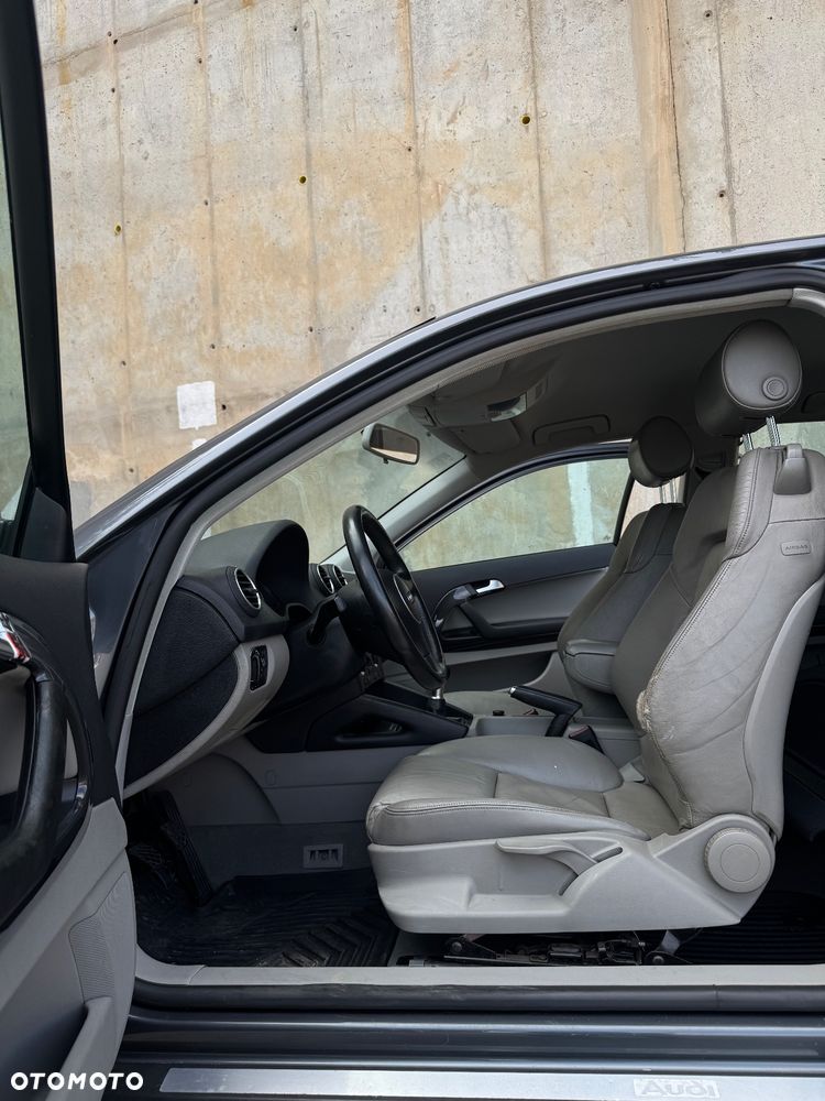 Audi A3 1.6 Ambiente - 4