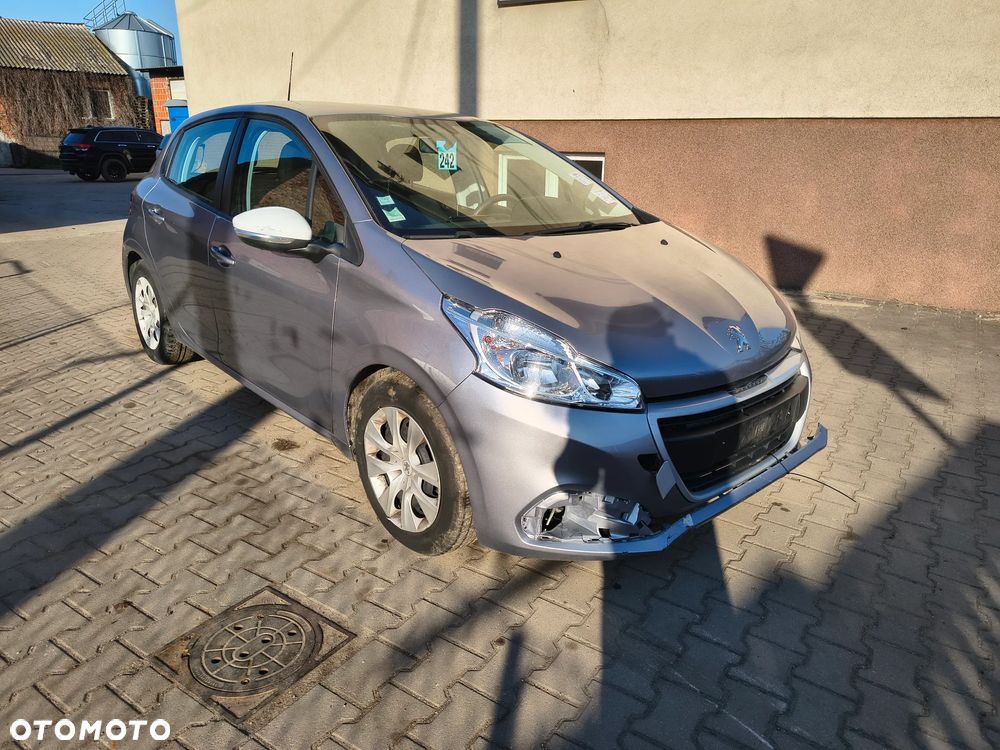 Peugeot 208 - 4