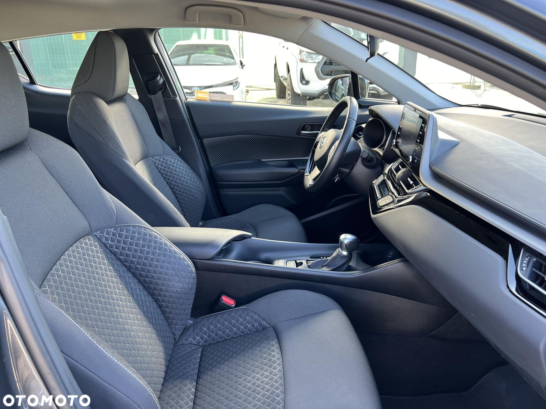 Toyota C-HR - 10
