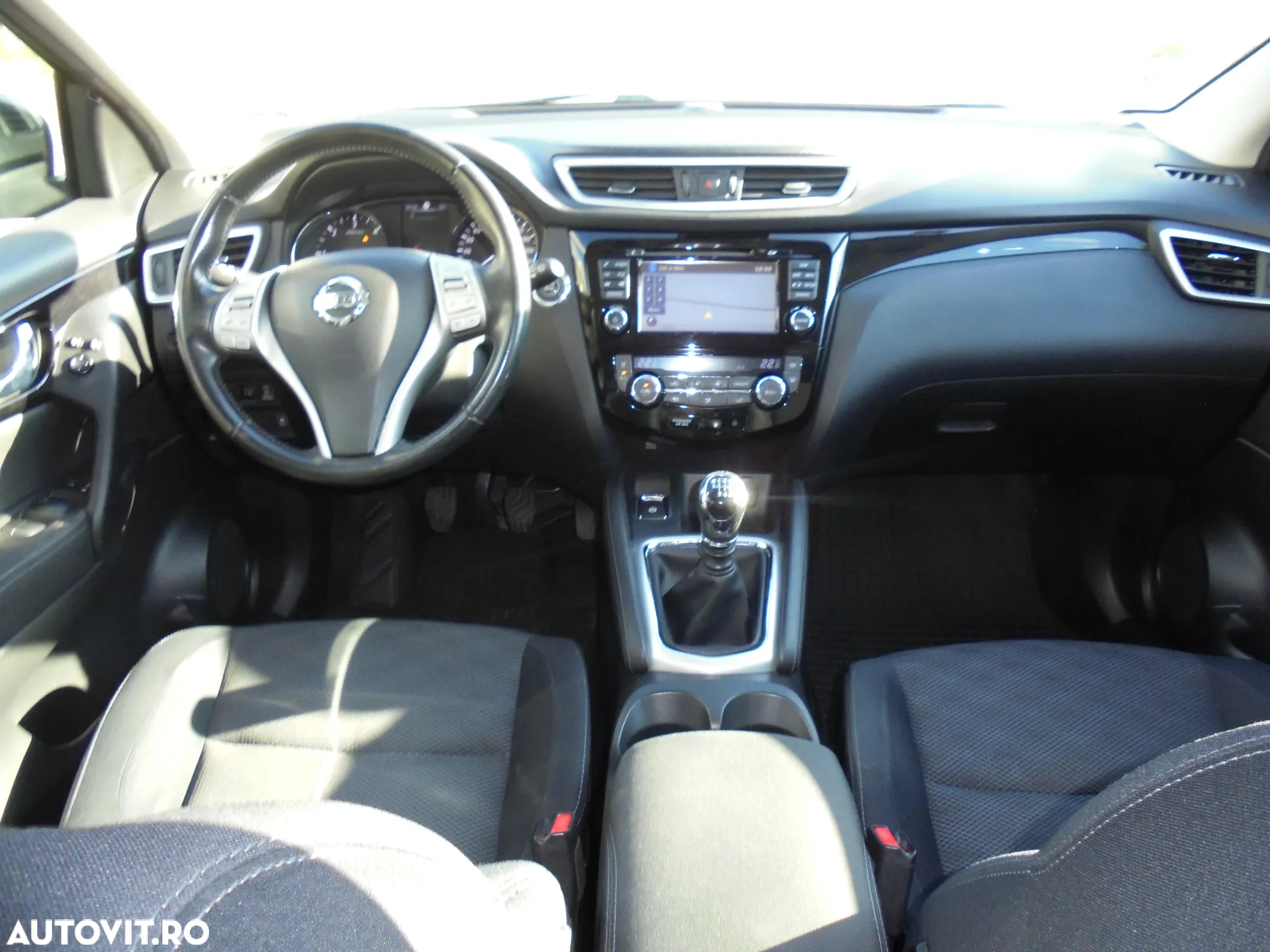Nissan Qashqai 1.6L dCi Start/Stop 4X4-i N-Connecta - 17