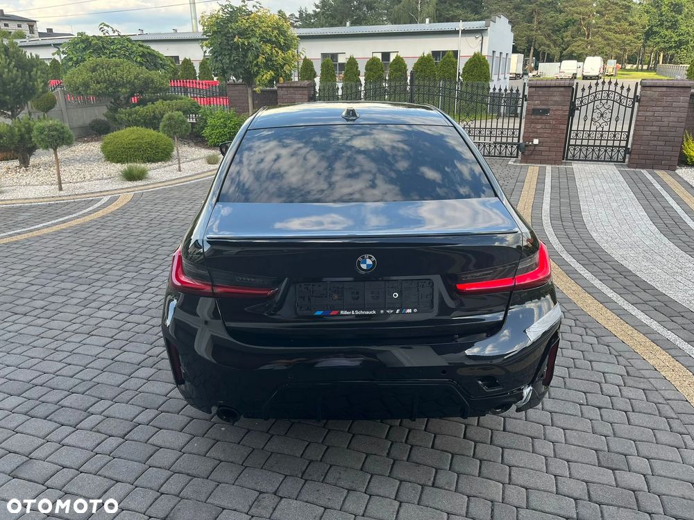BMW Seria 3 330i xDrive M Sport - 3