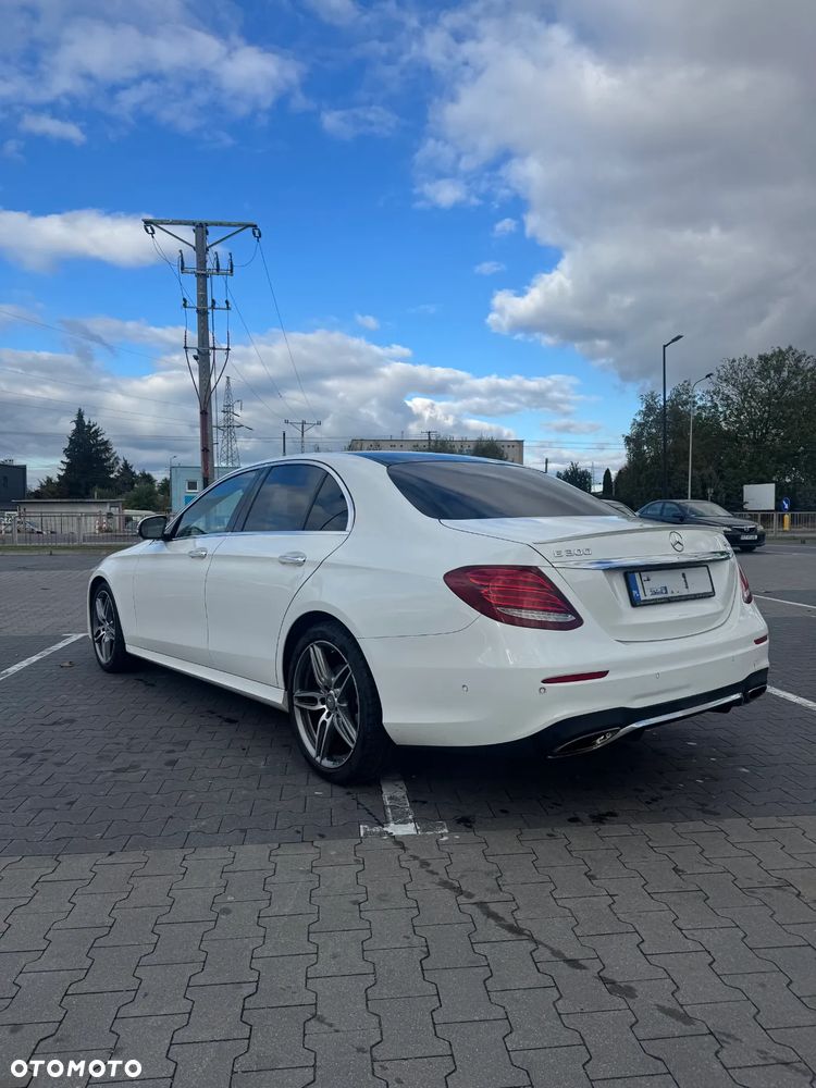 Mercedes-Benz Klasa E 300 9G-TRONIC - 3
